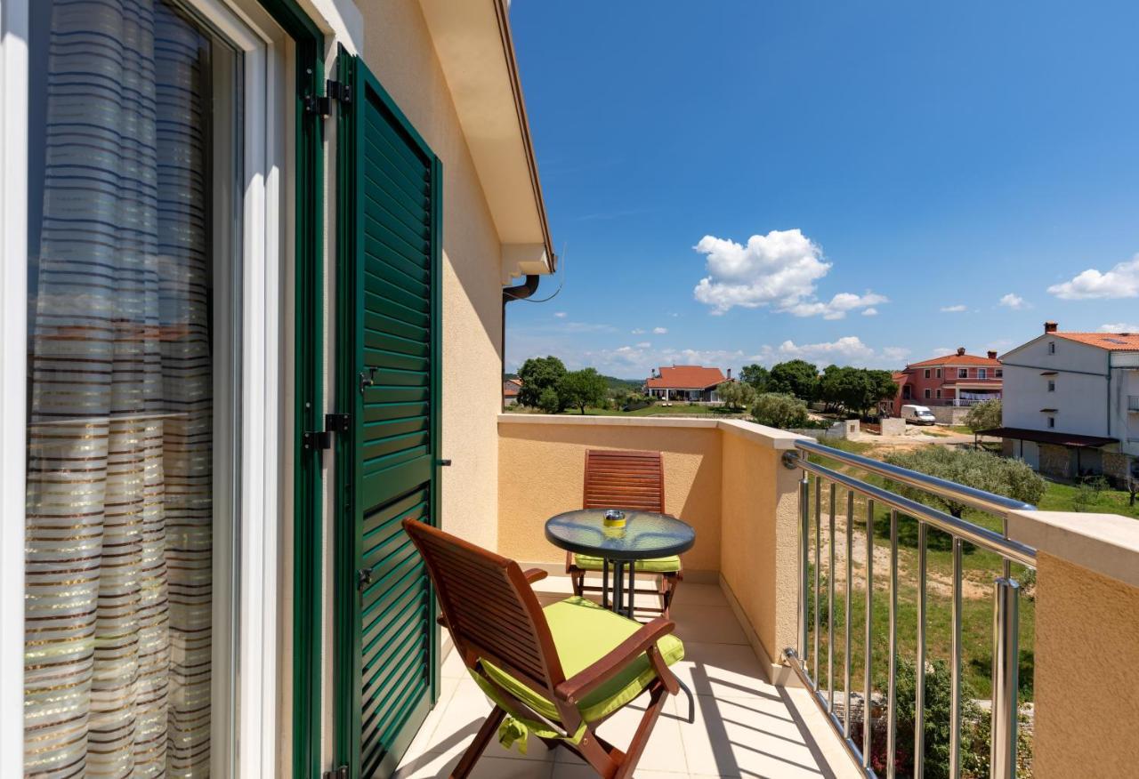 B&B Villa Oasa 1 Ровінь Екстер'єр фото