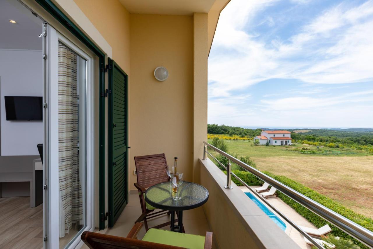 B&B Villa Oasa 1 Ровінь Екстер'єр фото